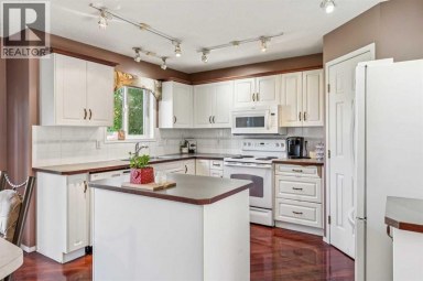 40 Country Hills Bay NW Calgary Alberta photo 11