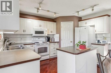 40 Country Hills Bay NW Calgary Alberta photo 12