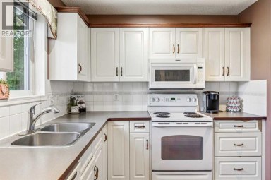 40 Country Hills Bay NW Calgary Alberta photo 13