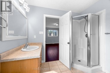 4 CLAIRFIELDS DRIVE W Guelph (Clairfields/Hanlon Business Park) Ontario photo 32