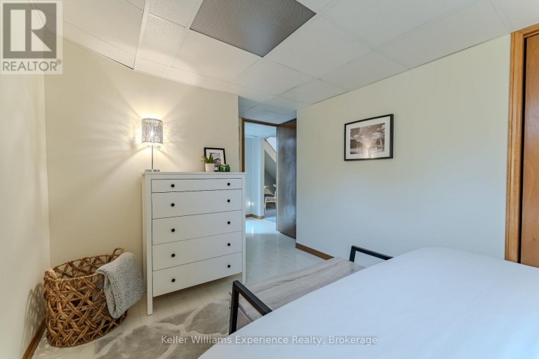 300 4TH AVENUE W, Owen Sound, Ontario, N4K4V2