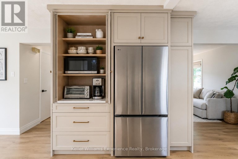 300 4TH AVENUE W, Owen Sound, Ontario, N4K4V2