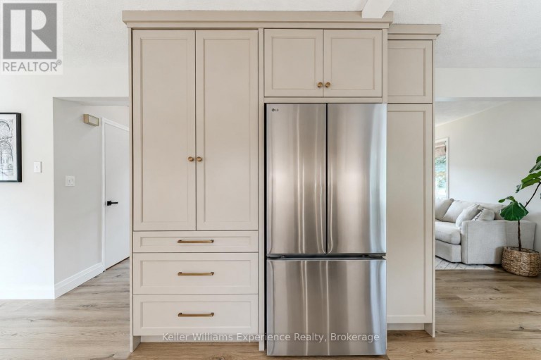 300 4TH AVENUE W, Owen Sound, Ontario, N4K4V2
