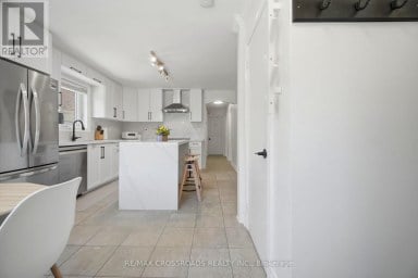 18 ADANAC DRIVE Toronto (Cliffcrest) Ontario photo 11