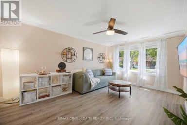 18 ADANAC DRIVE Toronto (Cliffcrest) Ontario photo 13