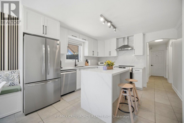 18 ADANAC DRIVE, Toronto (Cliffcrest), Ontario, M1M2E4