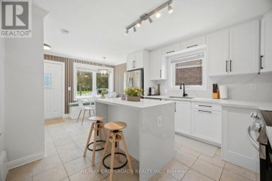 18 ADANAC DRIVE Toronto (Cliffcrest) Ontario photo 20