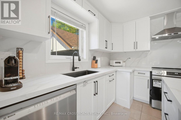 18 ADANAC DRIVE, Toronto (Cliffcrest), Ontario, M1M2E4