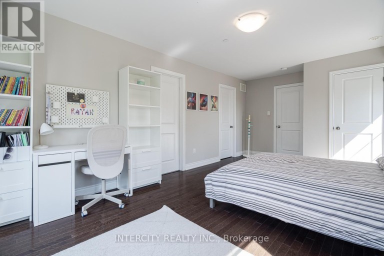 116 - 1331 MAJOR MACKENZIE DRIVE W, Vaughan (Patterson), Ontario, L6A4W4