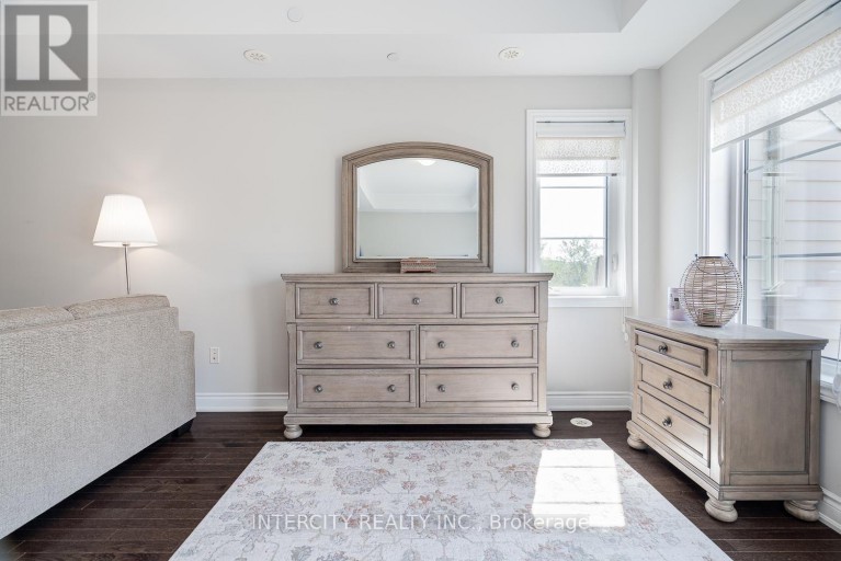 116 - 1331 MAJOR MACKENZIE DRIVE W, Vaughan (Patterson), Ontario, L6A4W4