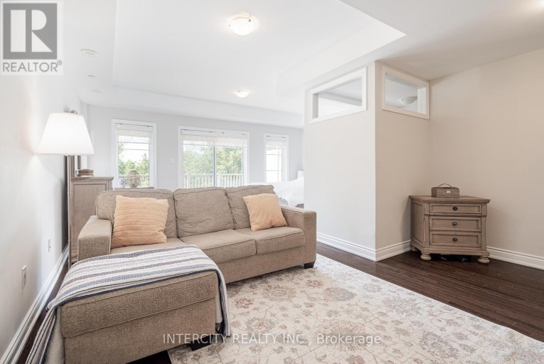 116 - 1331 MAJOR MACKENZIE DRIVE W, Vaughan (Patterson), Ontario, L6A4W4