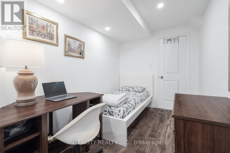 116 - 1331 MAJOR MACKENZIE DRIVE W, Vaughan (Patterson), Ontario, L6A4W4