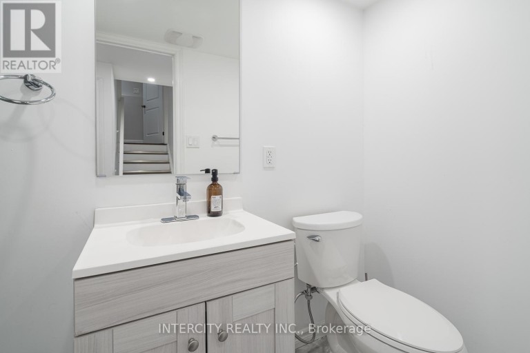 116 - 1331 MAJOR MACKENZIE DRIVE W, Vaughan (Patterson), Ontario, L6A4W4