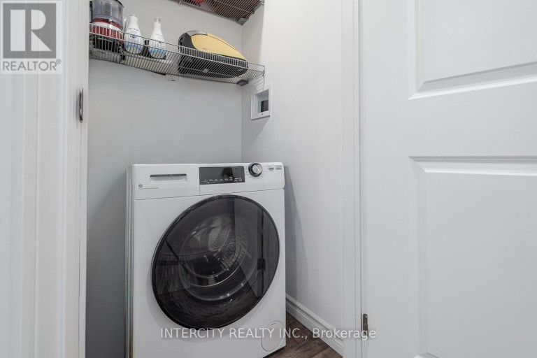 116 - 1331 MAJOR MACKENZIE DRIVE W, Vaughan (Patterson), Ontario, L6A4W4