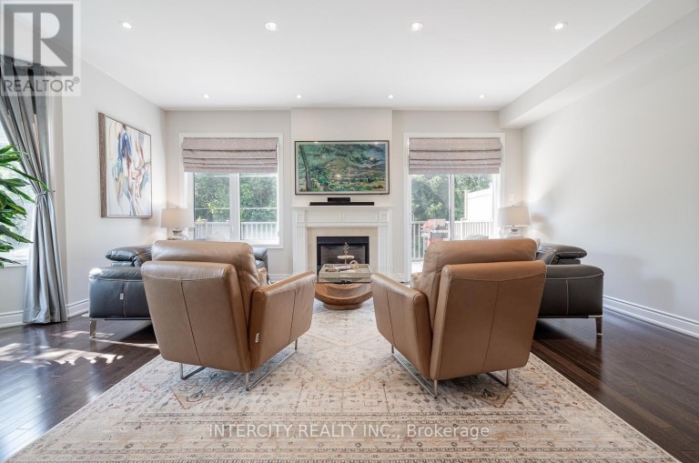 116 - 1331 MAJOR MACKENZIE DRIVE W, Vaughan (Patterson), Ontario, L6A4W4