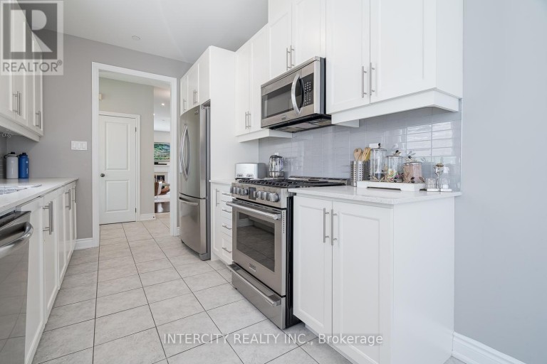 116 - 1331 MAJOR MACKENZIE DRIVE W, Vaughan (Patterson), Ontario, L6A4W4