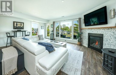 4 - 40 ONTARIO STREET S Lambton Shores (Grand Bend) Ontario photo 15