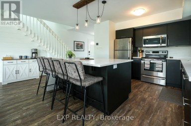 4 - 40 ONTARIO STREET S Lambton Shores (Grand Bend) Ontario photo 17