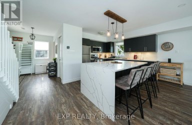 4 - 40 ONTARIO STREET S Lambton Shores (Grand Bend) Ontario photo 19