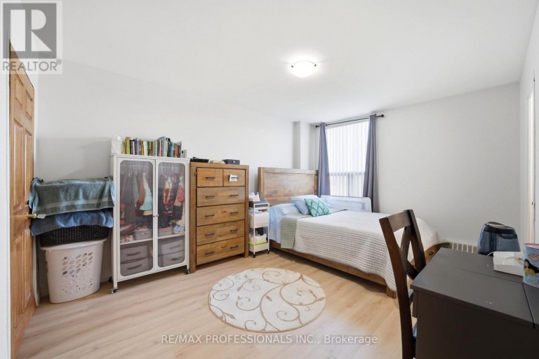 204 - 19 FOUR WINDS DRIVE, Toronto (York University Heights), Ontario, M3J2S9