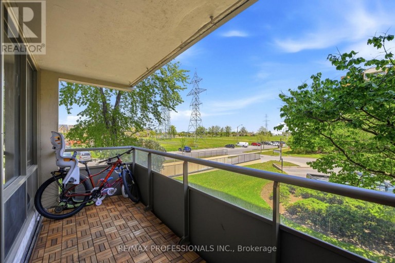204 - 19 FOUR WINDS DRIVE, Toronto (York University Heights), Ontario, M3J2S9