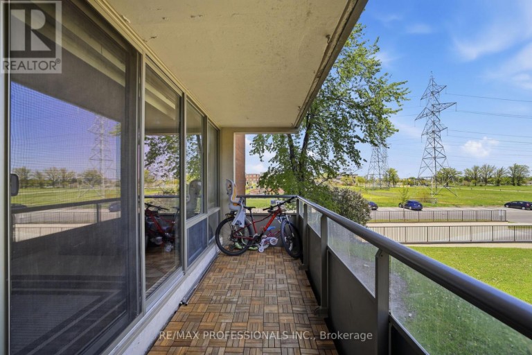 204 - 19 FOUR WINDS DRIVE, Toronto (York University Heights), Ontario, M3J2S9