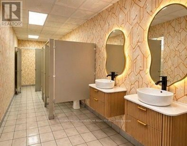 C1 - 211 MARTINDALE ROAD, St. Catharines (Grapeview), Ontario, L2S3V7
