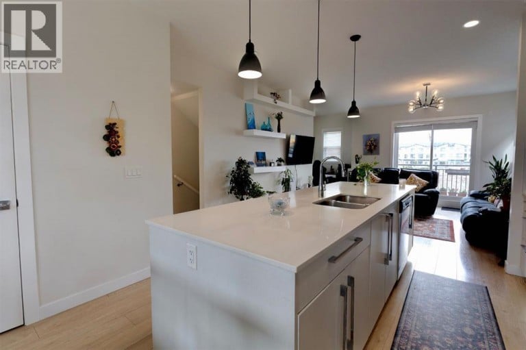 6415 128 Avenue NE, Calgary, Alberta, T3N1E6