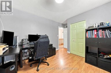 37 BOGART CRESCENT Belleville (Belleville Ward) Ontario photo 22