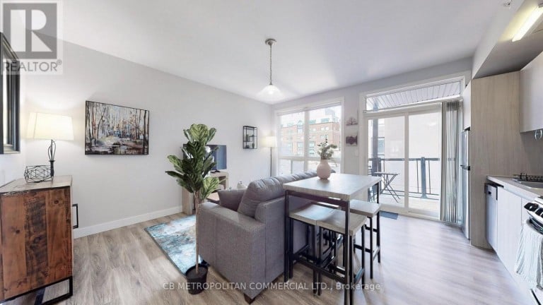 335 COLLEGE STREET, Toronto (Kensington-Chinatown), Ontario, M5T1S2