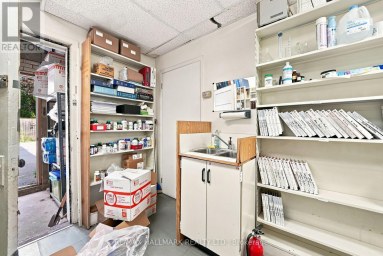 1568 QUEEN STREET E Toronto (Greenwood-Coxwell) Ontario photo 15