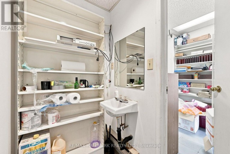 1568 QUEEN STREET E, Toronto (Greenwood-Coxwell), Ontario, M4L1E9