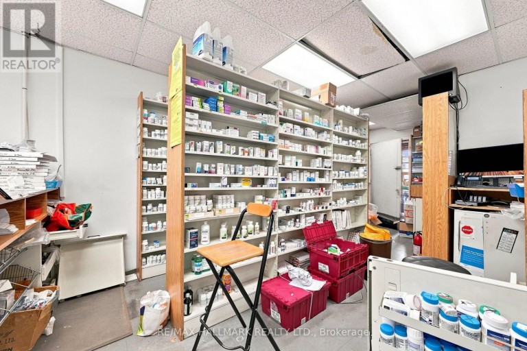 1568 QUEEN STREET E, Toronto (Greenwood-Coxwell), Ontario, M4L1E9