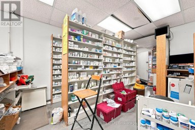 1568 QUEEN STREET E Toronto (Greenwood-Coxwell) Ontario photo 17