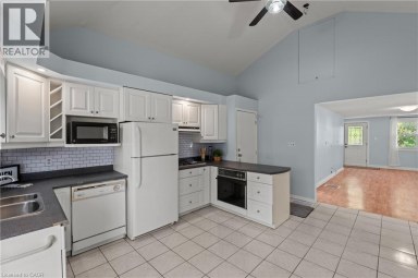123 MORTON Avenue Brantford Ontario photo 20