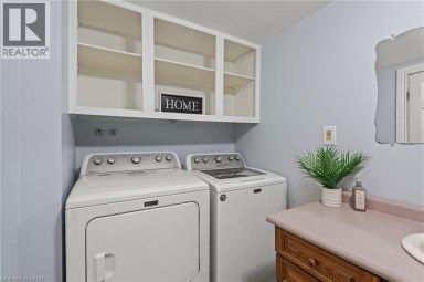 123 MORTON Avenue Brantford Ontario photo 25
