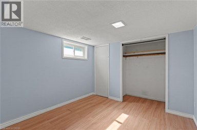 123 MORTON Avenue Brantford Ontario photo 33