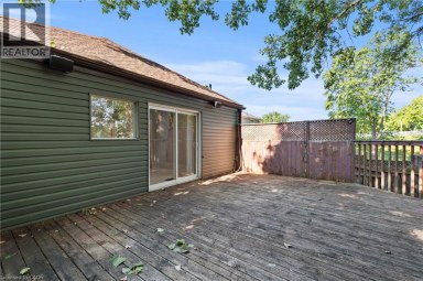 123 MORTON Avenue Brantford Ontario photo 38