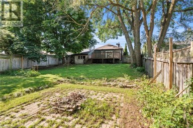 123 MORTON Avenue Brantford Ontario photo 42