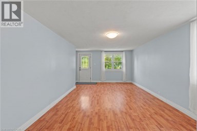 123 MORTON Avenue Brantford Ontario photo 9