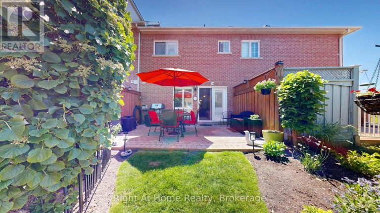 40 TORR LANE, Ajax (Central), Ontario, L1S7M9