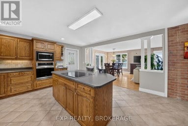 182 NICHOLSON POINT ROAD, Loyalist (Lennox And Addington - South) Ontario
