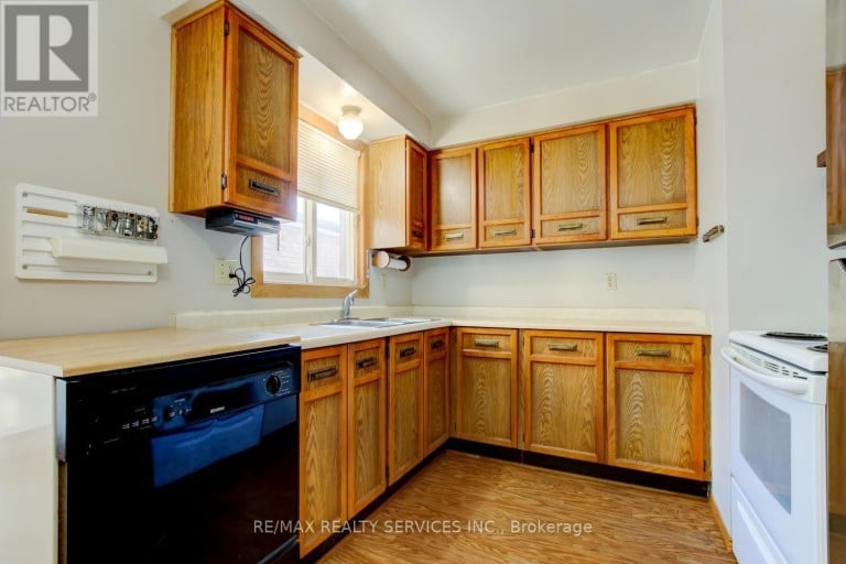 41 GREENLEAF CRESCENT, Brampton (Brampton West), Ontario, L6X2V5