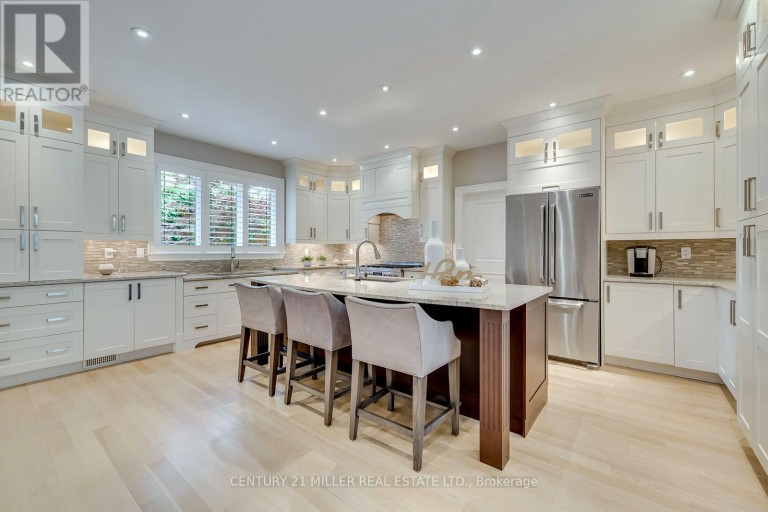 168 WALBY DRIVE, Oakville (SW Southwest), Ontario, L6L4E2