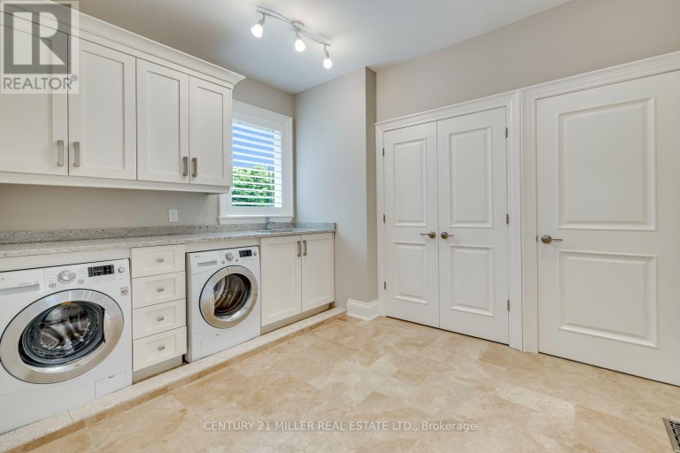 168 WALBY DRIVE, Oakville (SW Southwest), Ontario, L6L4E2