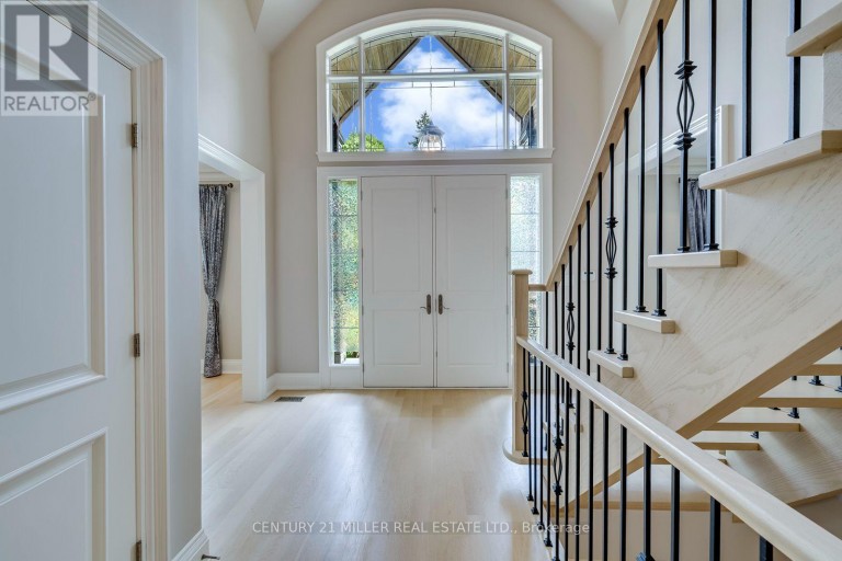 168 WALBY DRIVE, Oakville (SW Southwest), Ontario, L6L4E2