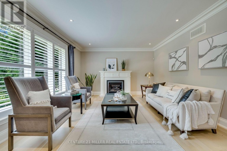 168 WALBY DRIVE, Oakville (SW Southwest), Ontario, L6L4E2