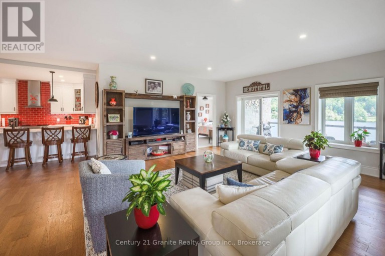 105 - 75 WALLINGS ROAD, Dysart et al (Dysart), Ontario, K0M1S0