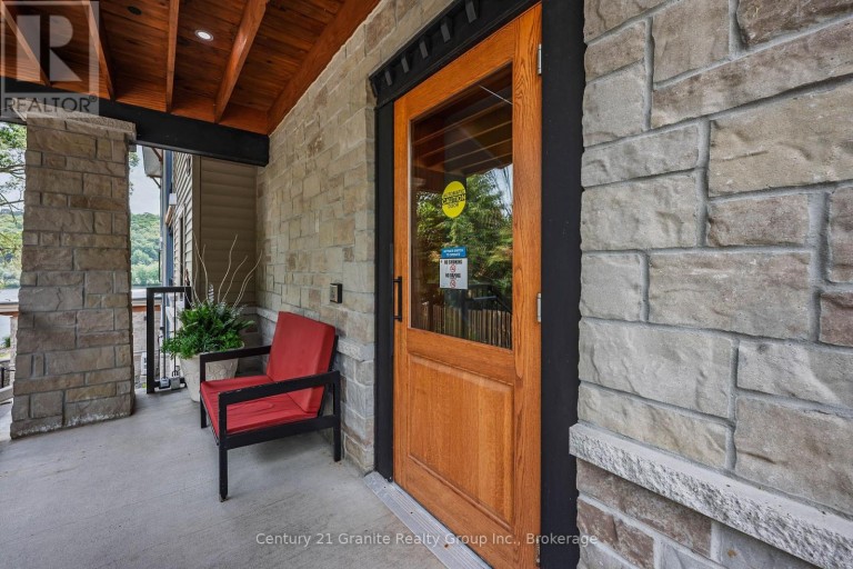 105 - 75 WALLINGS ROAD, Dysart et al (Dysart), Ontario, K0M1S0