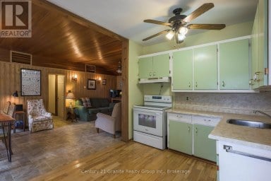 1401 HODGSON ROAD Dysart et al (Harburn) Ontario photo 9